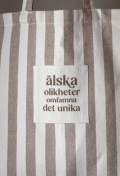 Majas Cottage shopping bag Älska Olikheter