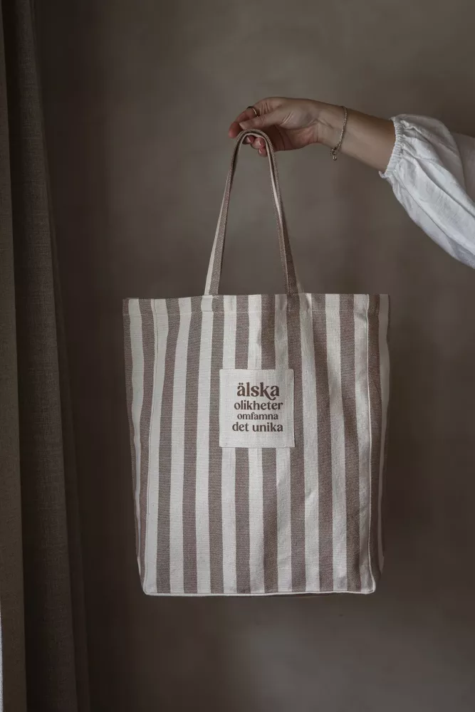 Majas Cottage shopping bag Älska Olikheter