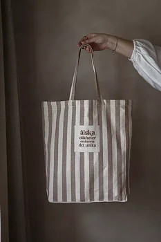 Majas Cottage shopping bag Älska Olikheter