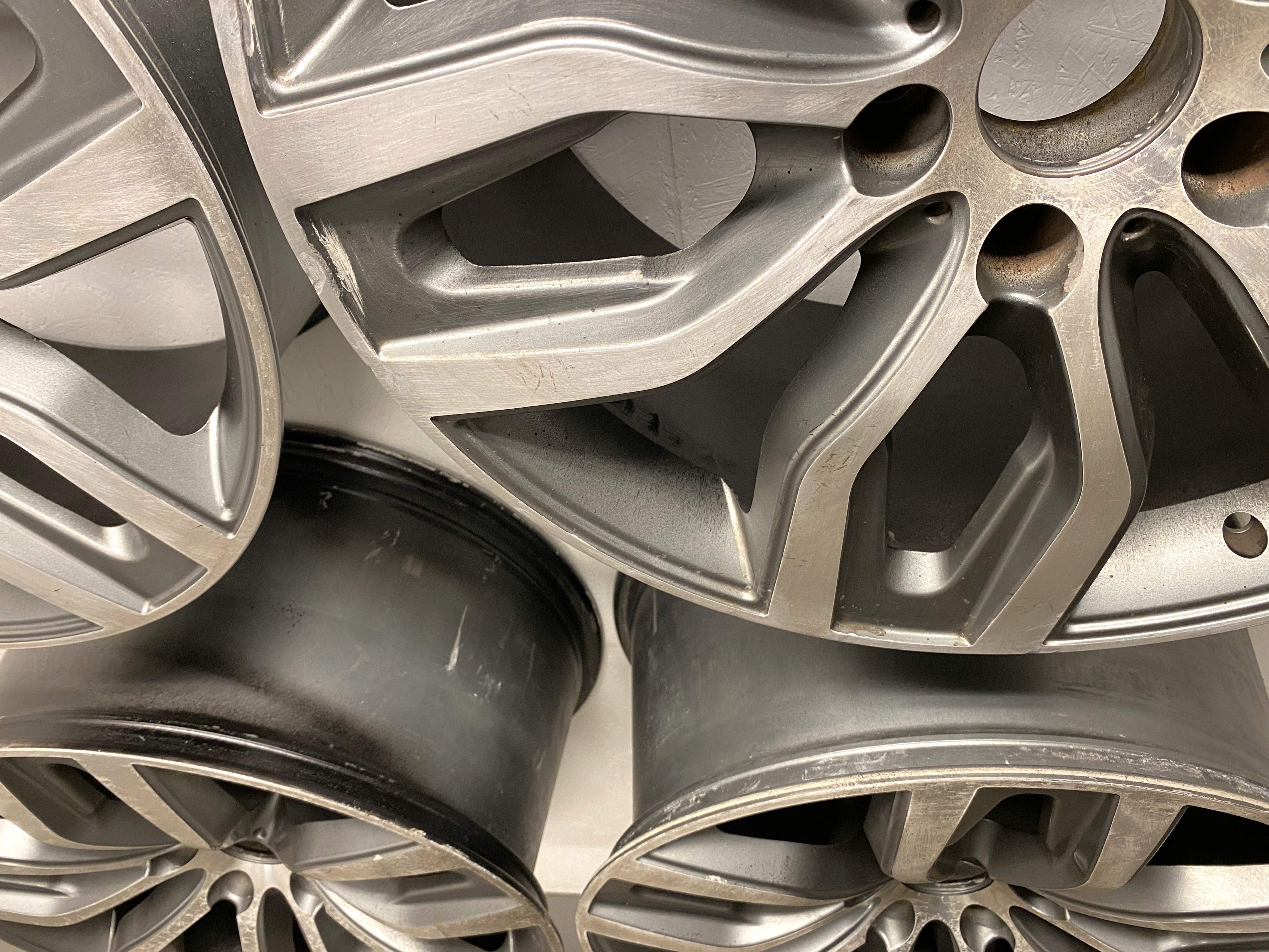 BEGAGNAT | 4 st | 20" ALUFÄLGAR Original 541 BMW | 2 st 5x120 9.5x20 ET40 74.1 + 2 st 5x120 10.5x20 ET30 74.1 - Renoveringsobjekt - 2