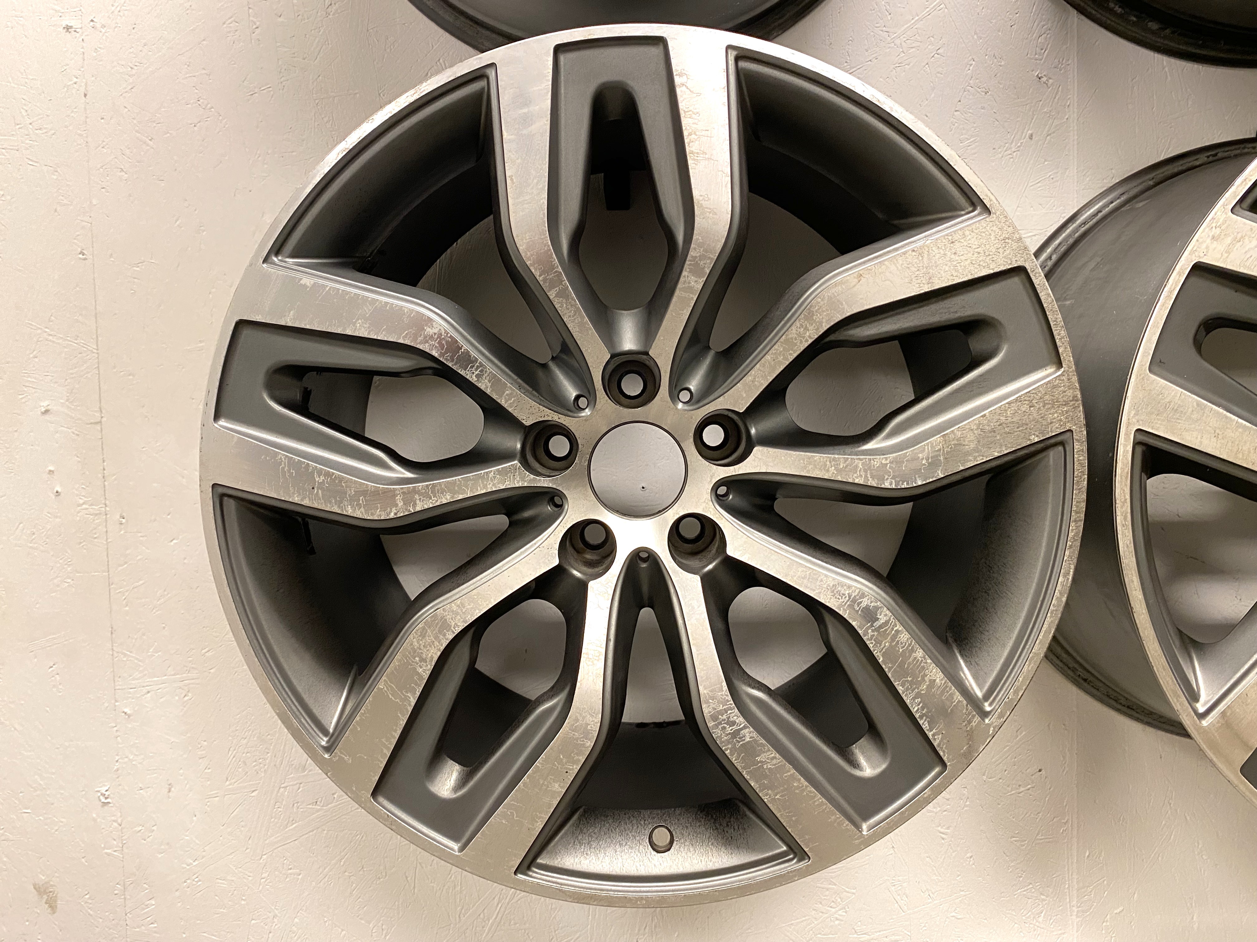 BEGAGNAT | 4 st | 20" ALUFÄLGAR Original 541 BMW | 2 st 5x120 9.5x20 ET40 74.1 + 2 st 5x120 10.5x20 ET30 74.1 - Renoveringsobjekt - 5