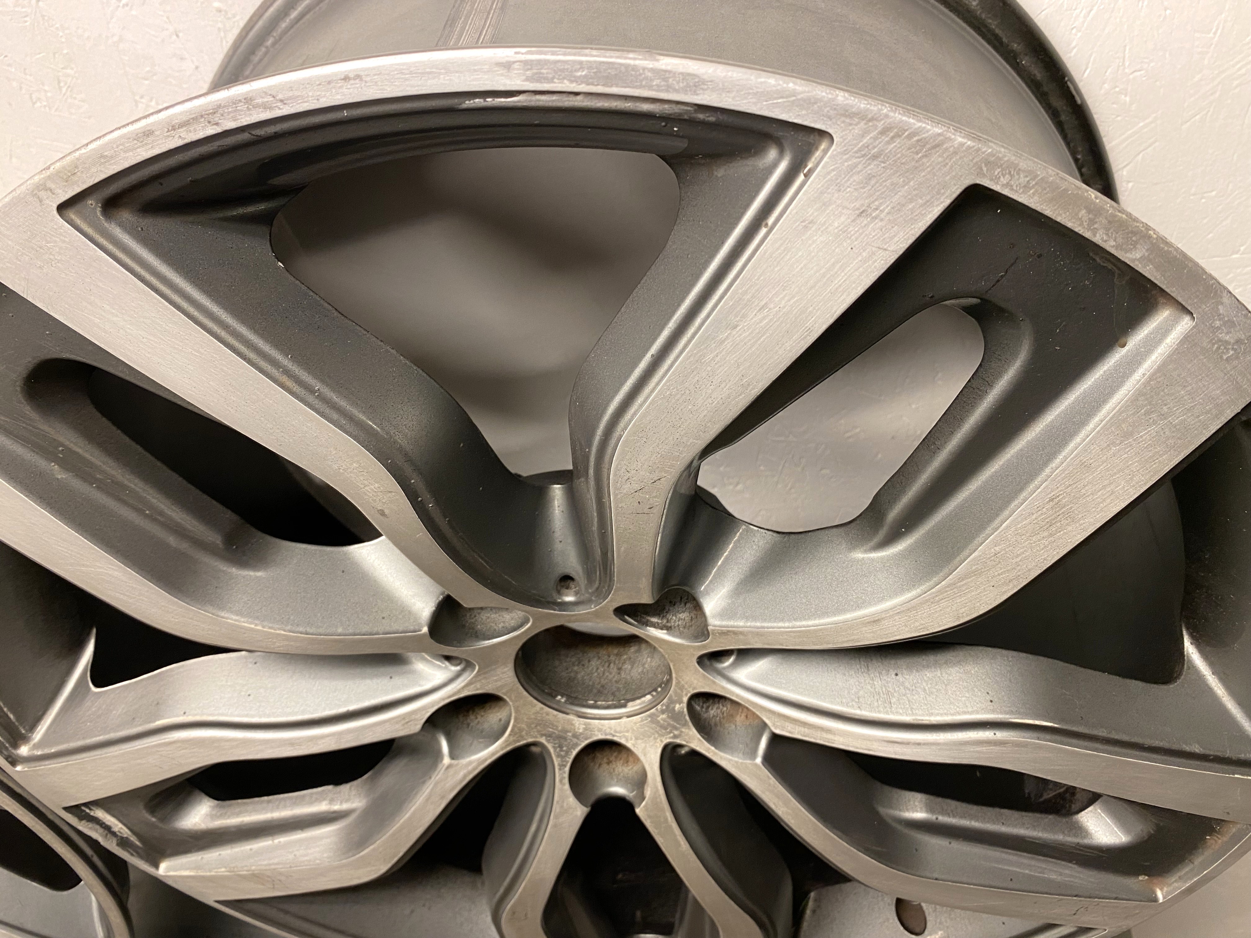 BEGAGNAT | 4 st | 20" ALUFÄLGAR Original 541 BMW | 2 st 5x120 9.5x20 ET40 74.1 + 2 st 5x120 10.5x20 ET30 74.1 - Renoveringsobjekt - 11