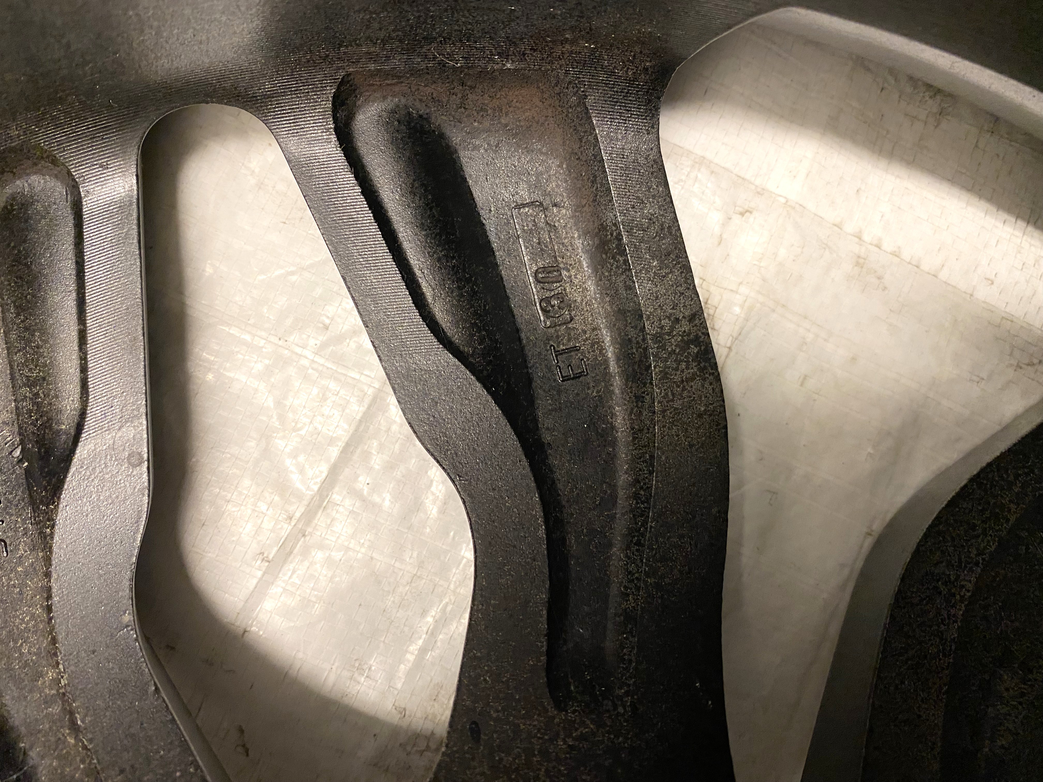 BEGAGNAT | 4 st | 20" ALUFÄLGAR Original 541 BMW | 2 st 5x120 9.5x20 ET40 74.1 + 2 st 5x120 10.5x20 ET30 74.1 - Renoveringsobjekt - 20
