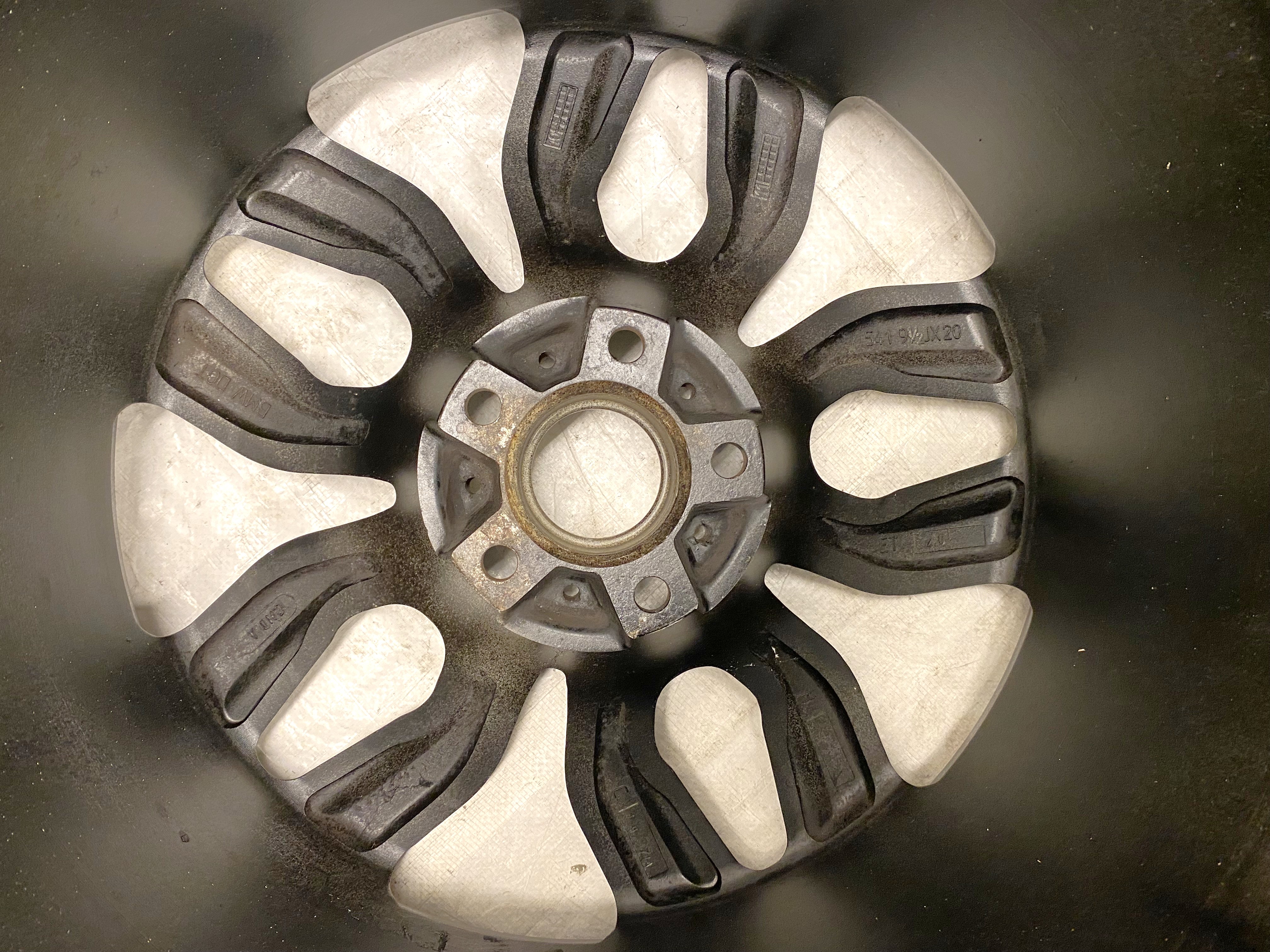 BEGAGNAT | 4 st | 20" ALUFÄLGAR Original 541 BMW | 2 st 5x120 9.5x20 ET40 74.1 + 2 st 5x120 10.5x20 ET30 74.1 - Renoveringsobjekt - 14