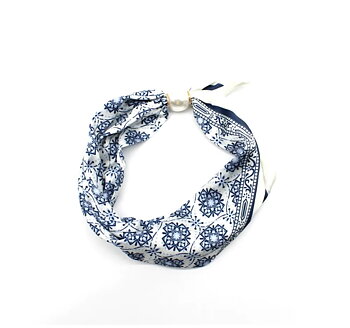 Flygvärdinnescarf  Pärla Marin