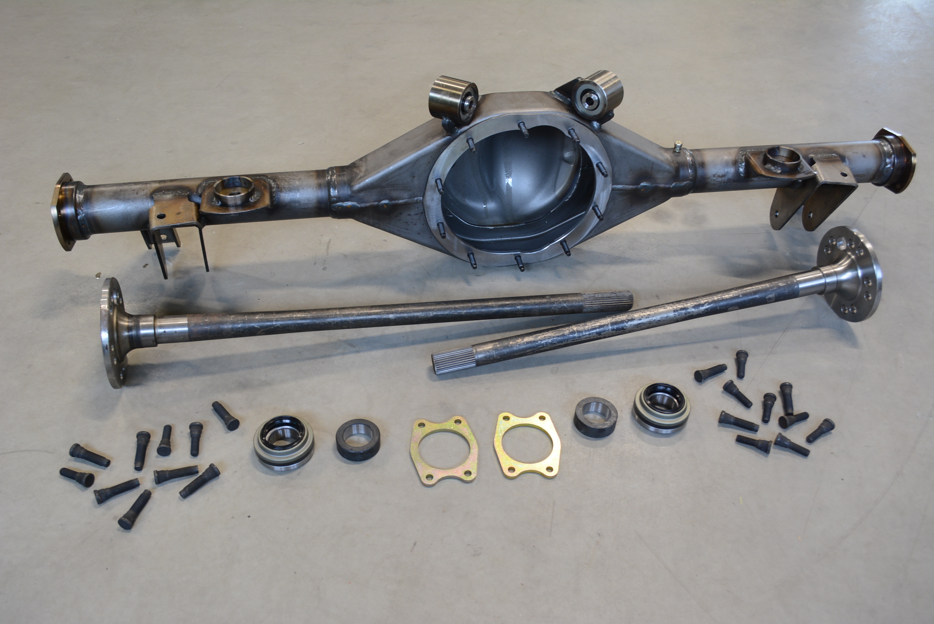 Ford 9´´ Banjo + Drivaxlar GM A-Body 68-72 - 2
