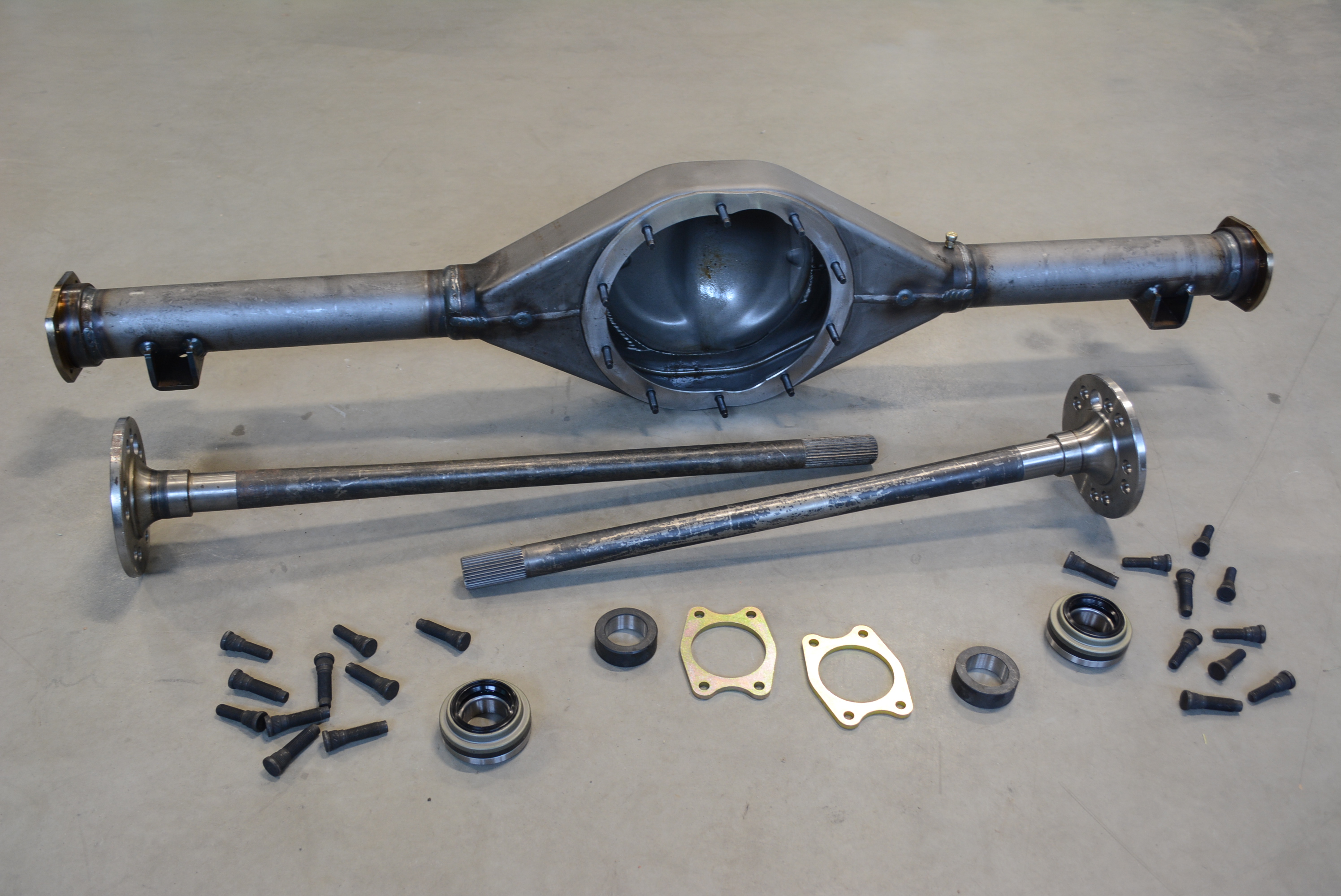 Ford 9´´ Banjo + Drivaxlar GM 55-57 - 2