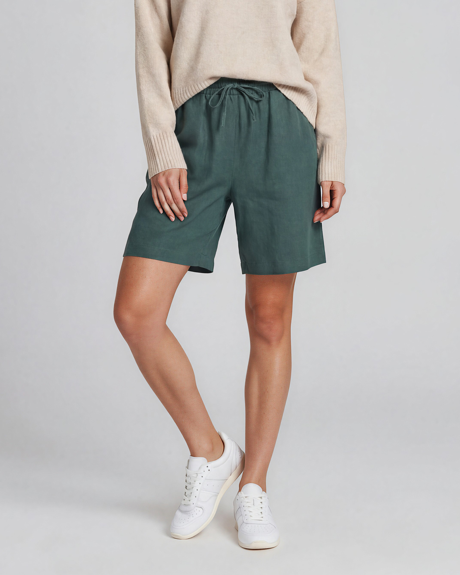 Shorts linnemix Lava dark forest grön