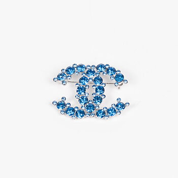 Brosch CC silver/light blue