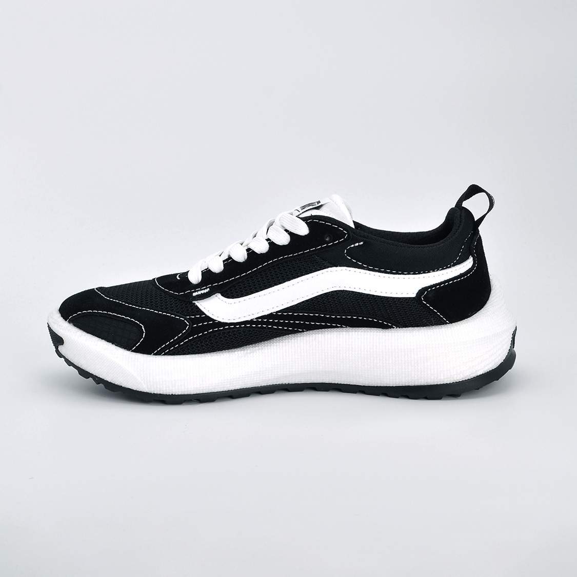 Vans - Ultrarange Neo 2.0 Black/White - 4