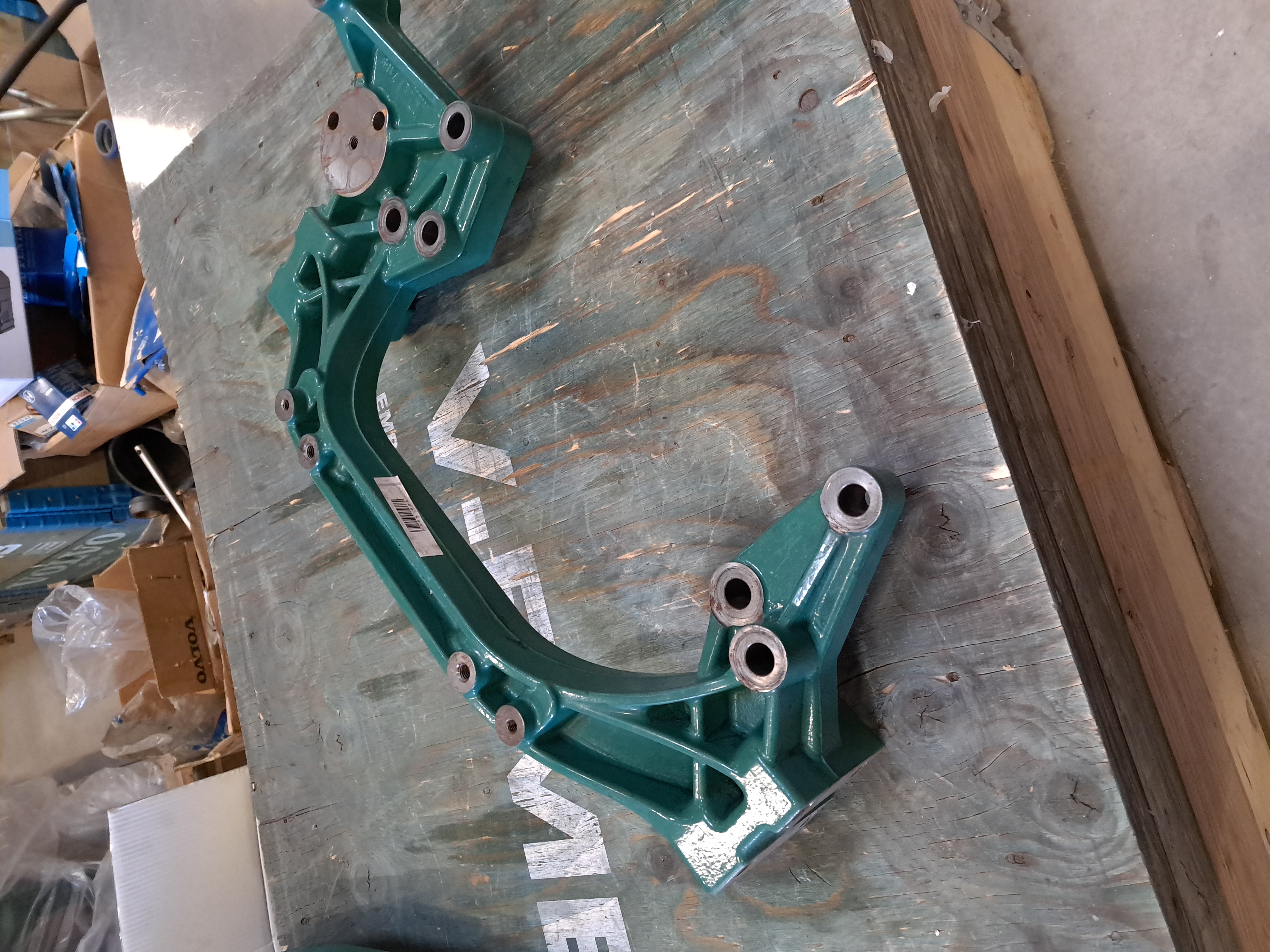 Engine mounting