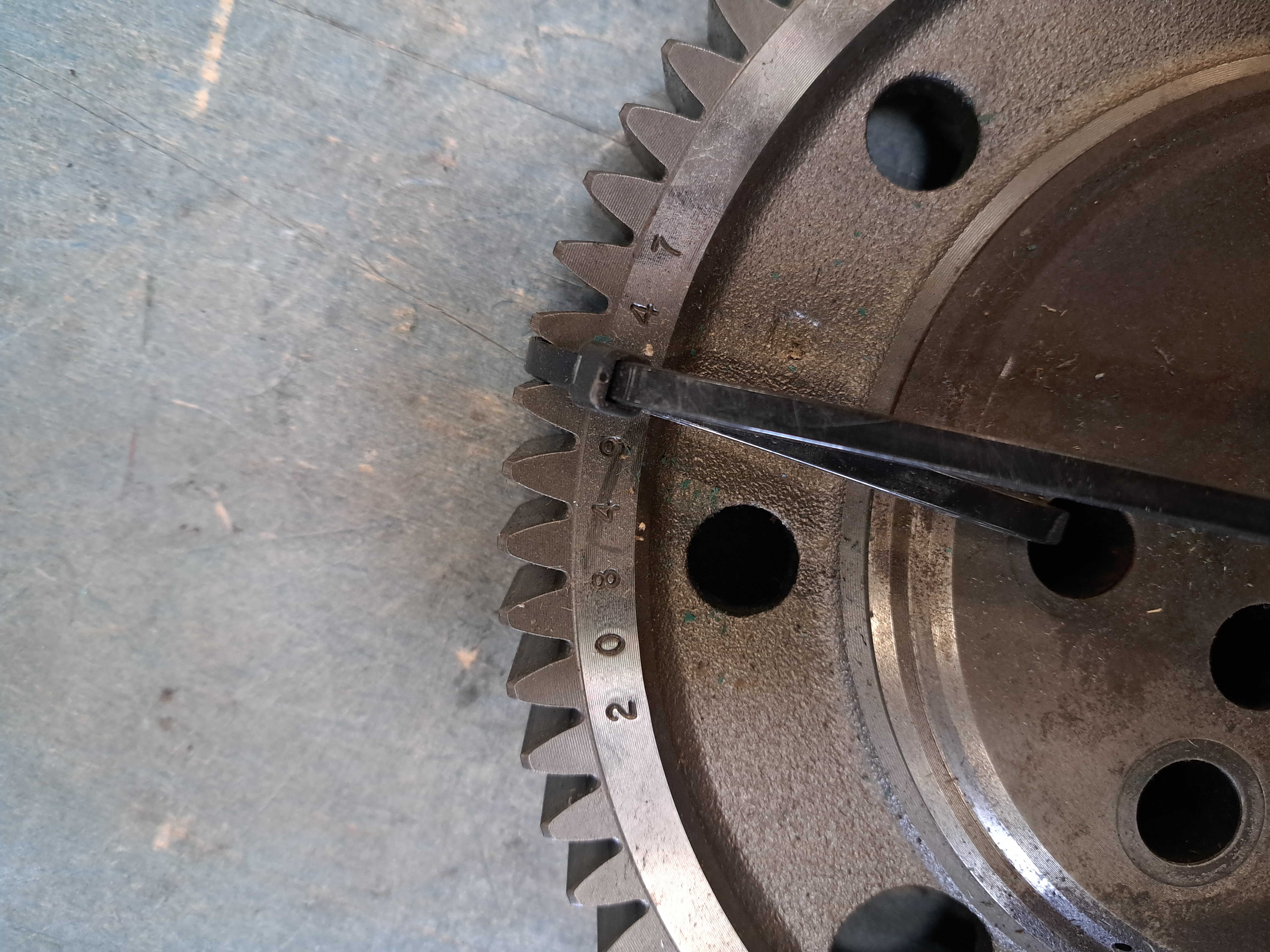 Idler gear camshaft - 2