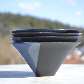Handmade Small stoneware Bowl | Flow - blue glossy/black matte