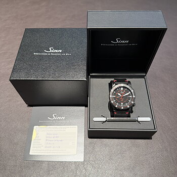 Sinn U2 S vintage style svart