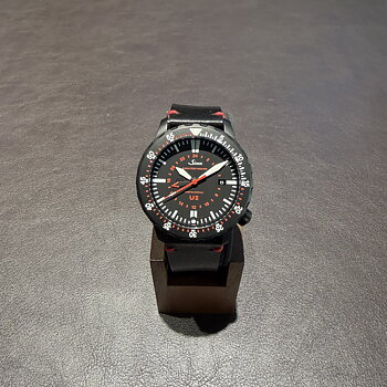 Sinn U2 S vintage style svart