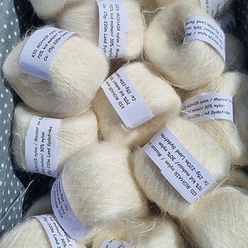 Kid Mohair - 70% Kid Mohair 30% Nylon