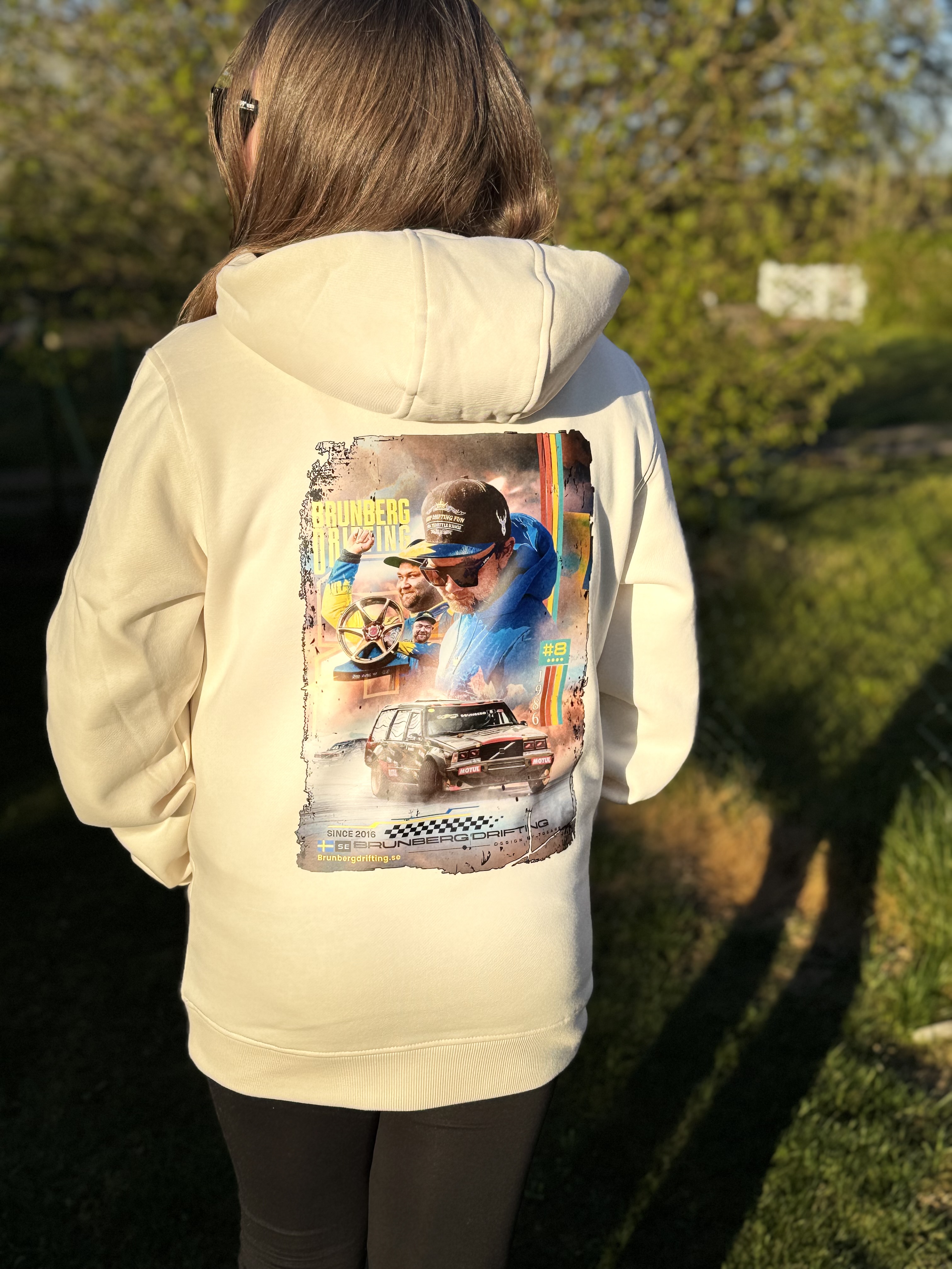 10 års jubileum hoodie sand färg  - 2
