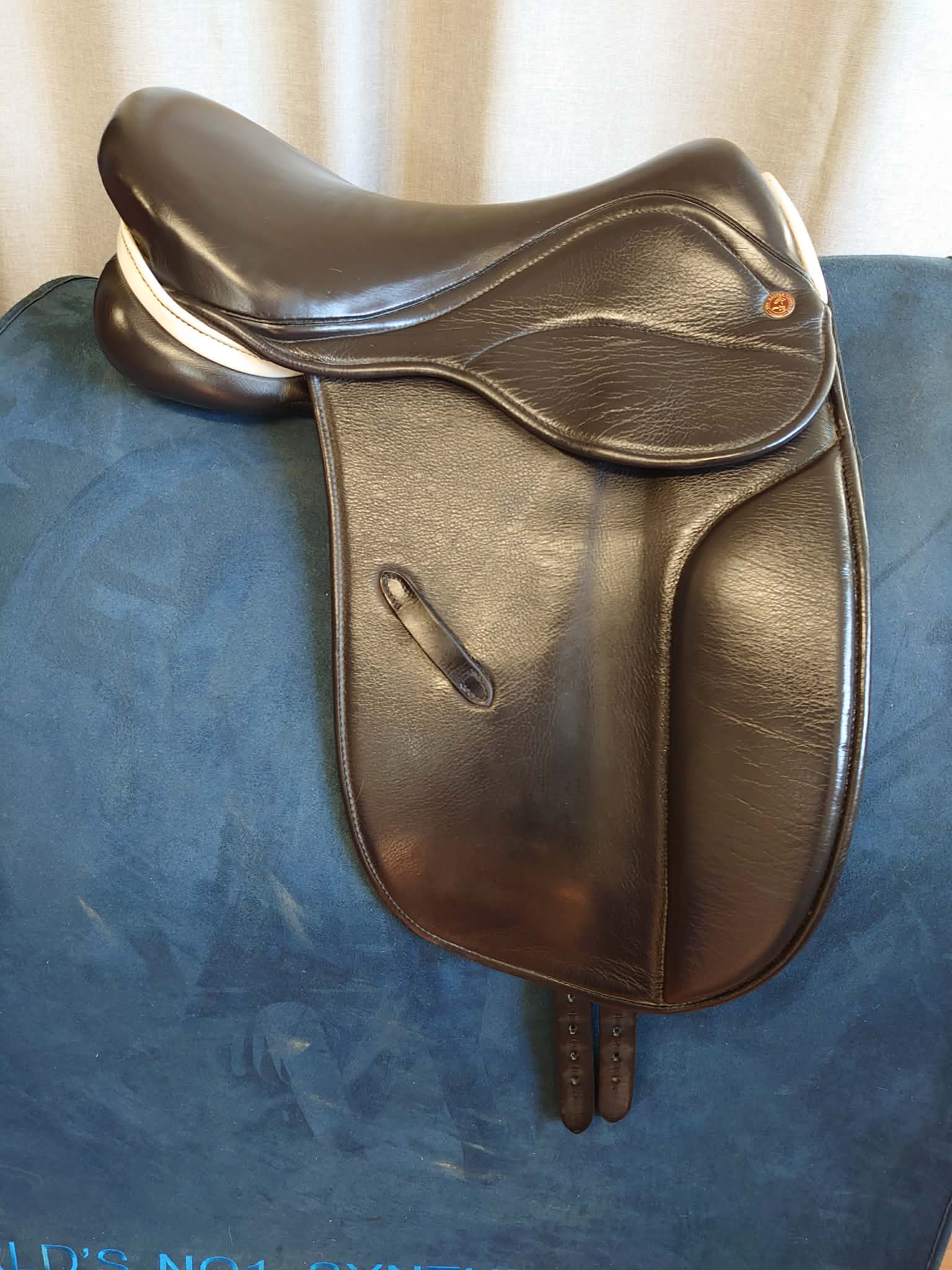 Ponni dressursal fra The Saddle Company