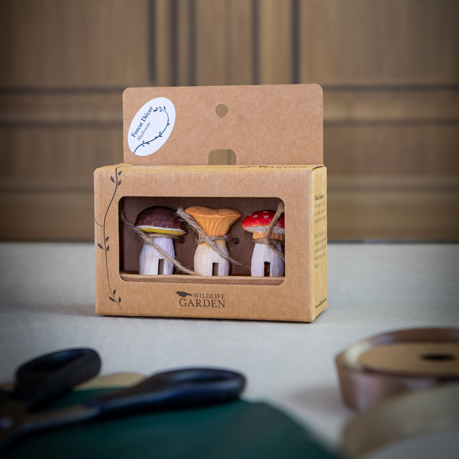 Packaging for Forest Décor – Mushrooms with fly agaric, chanterelle and penny bun in a cardboard box with window.