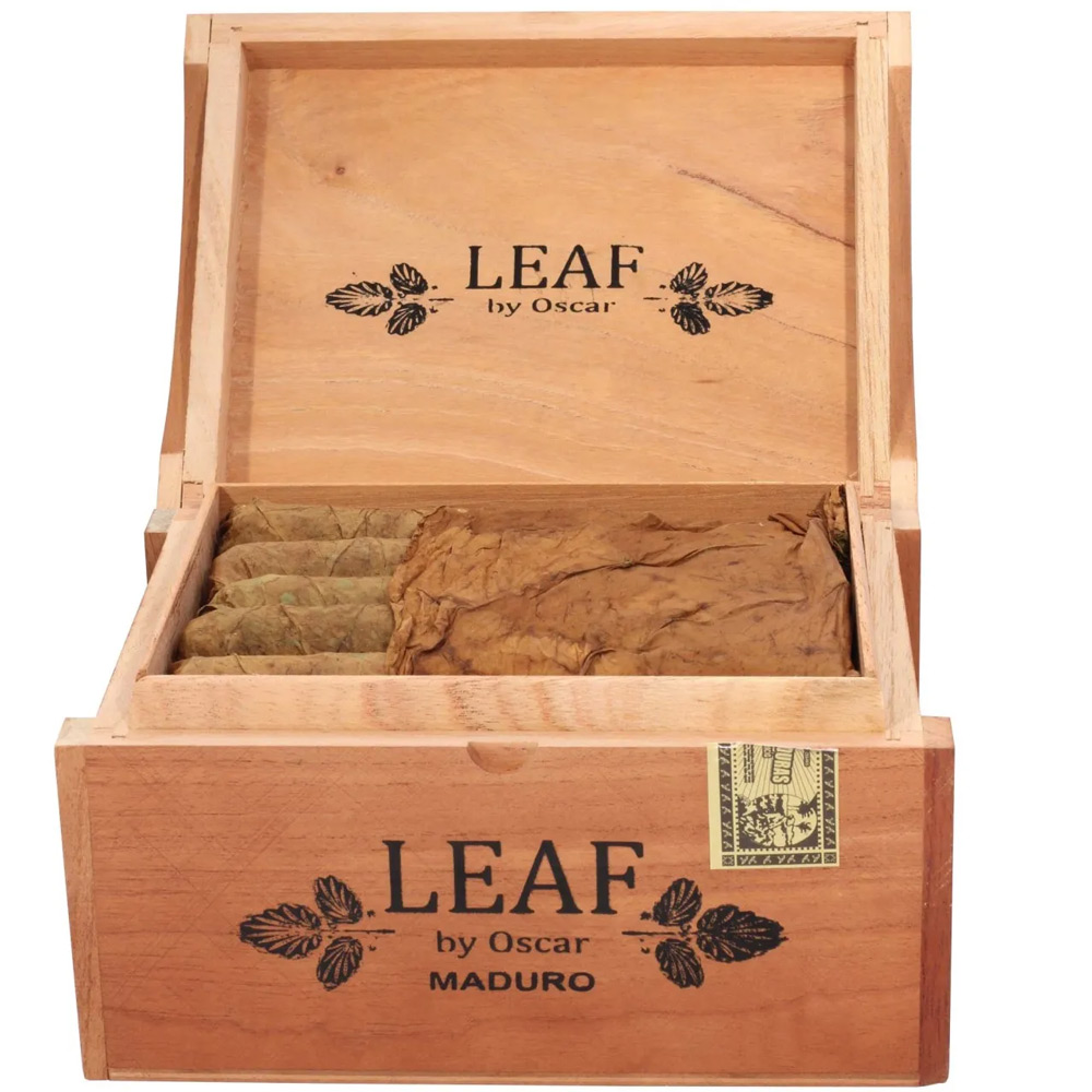 Leaf by Oscar Maduro Toro