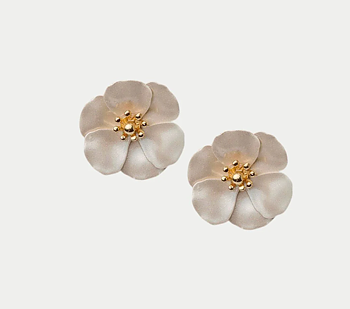 bow19 flower earrings creme