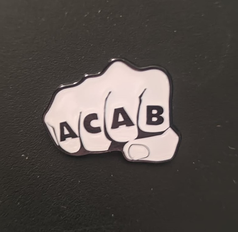 ACAB Näve - Metallpin