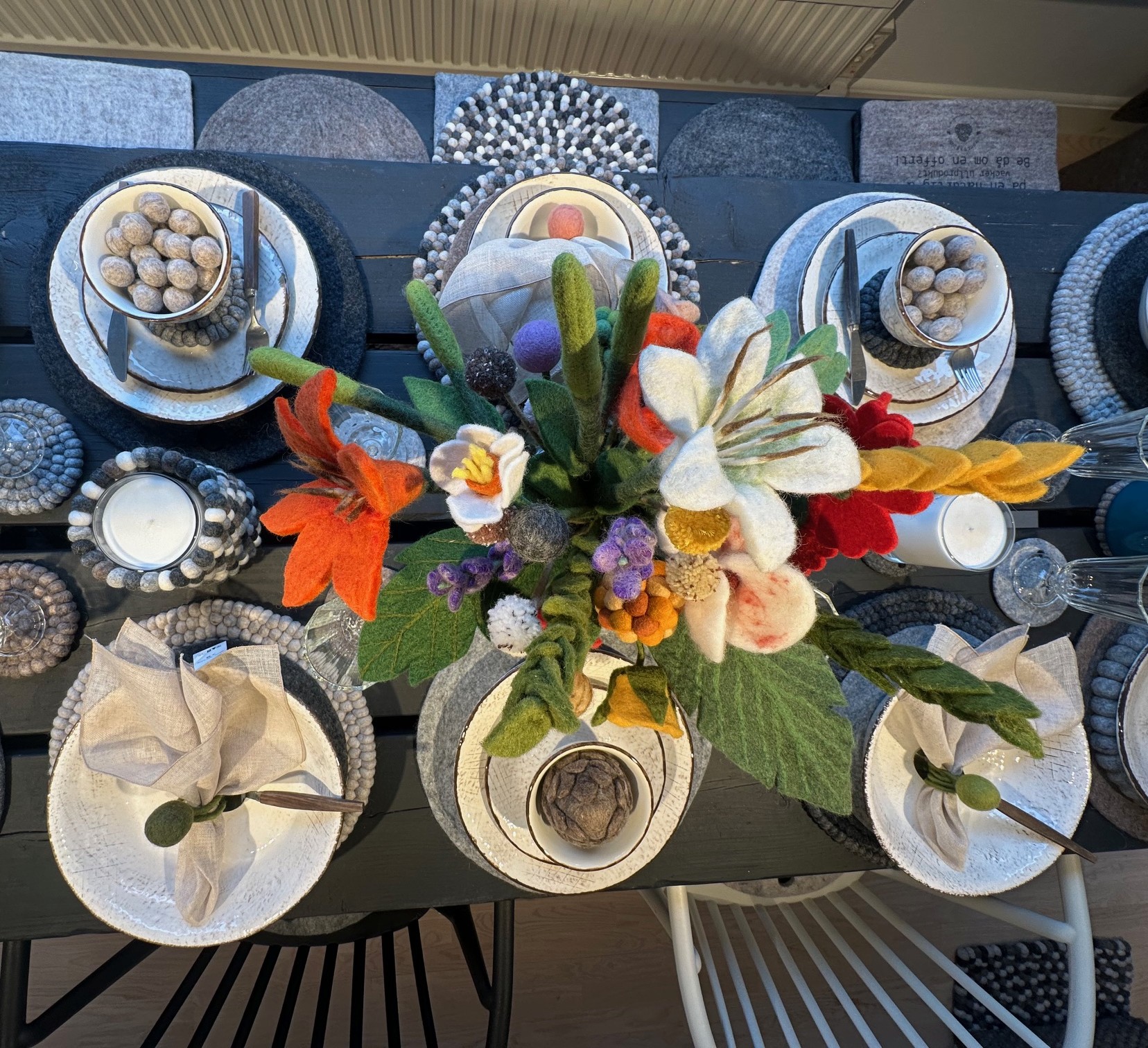 Largest flower arrangement with vase - 2