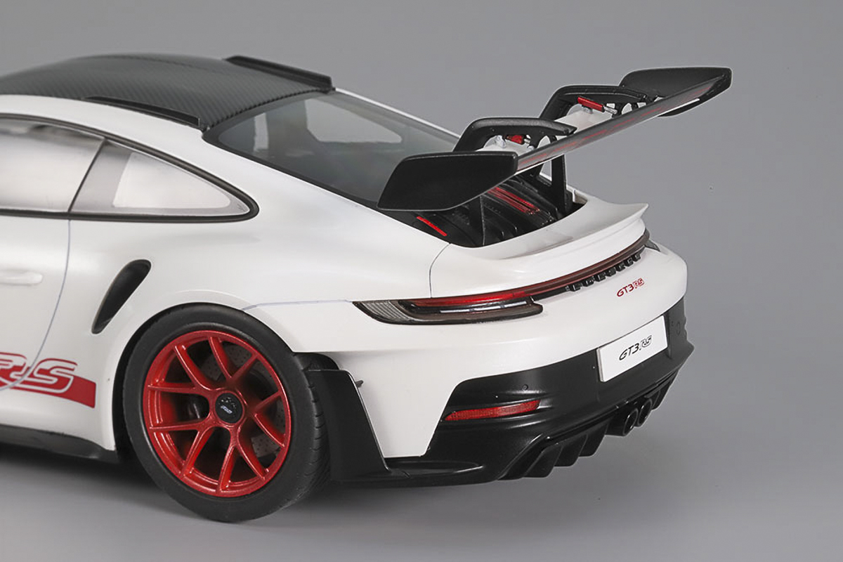 Tamiya 24370 1/24 Porsche 911 GT3 RS (992) - 12