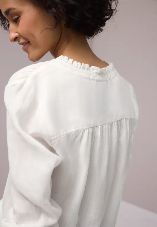Tunic blouse with frills Vit linneblus med volanger