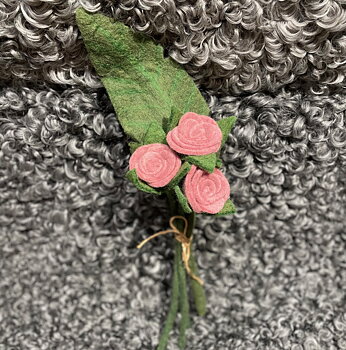 Bukett Kärlekens Ros av vackra Rosa ullblommor