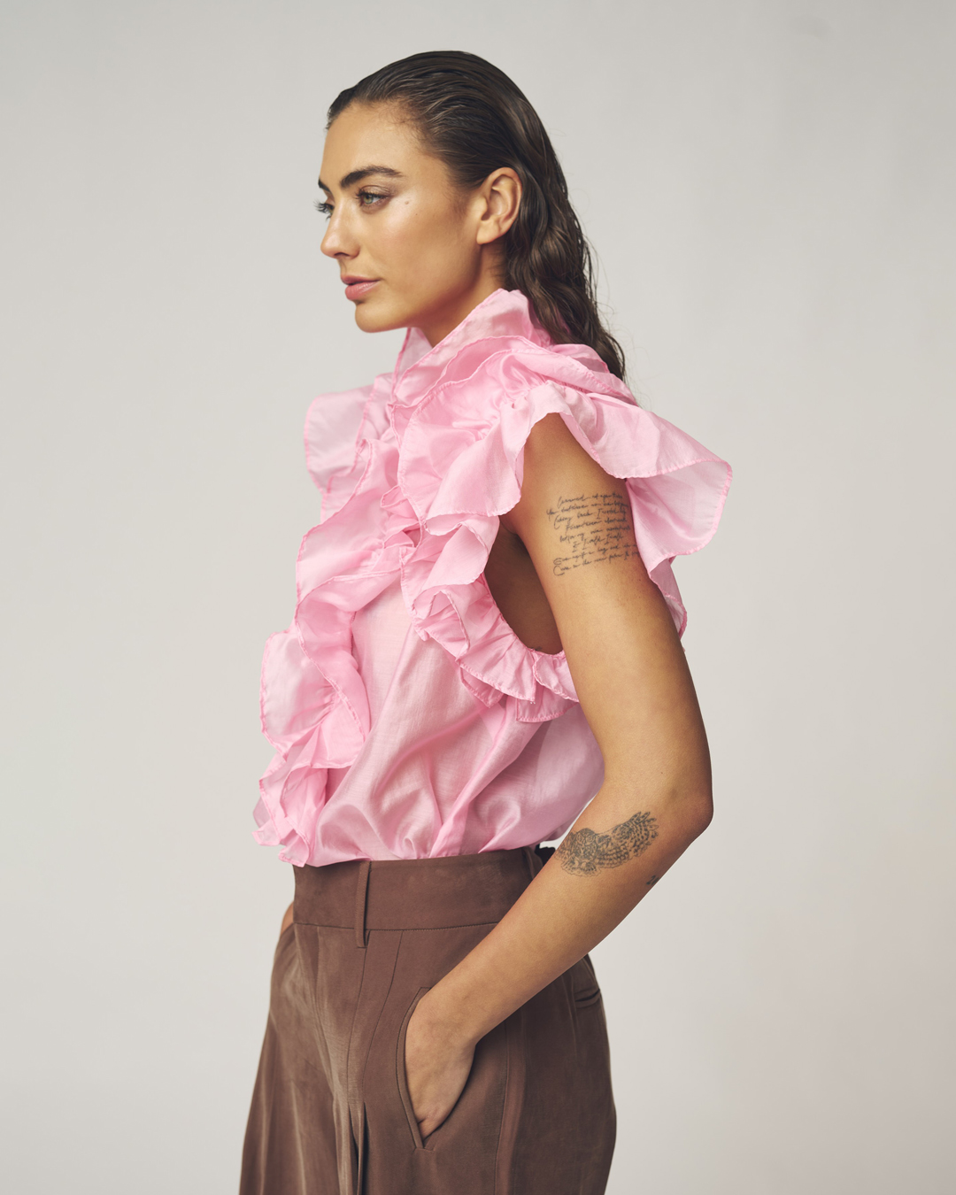 Blus Embla med volanger rosa - 3