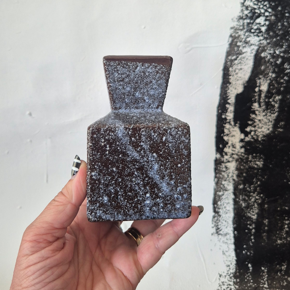 vintage VAS, brun-blå skrovlig glasyr, h 11,5 cm - 9