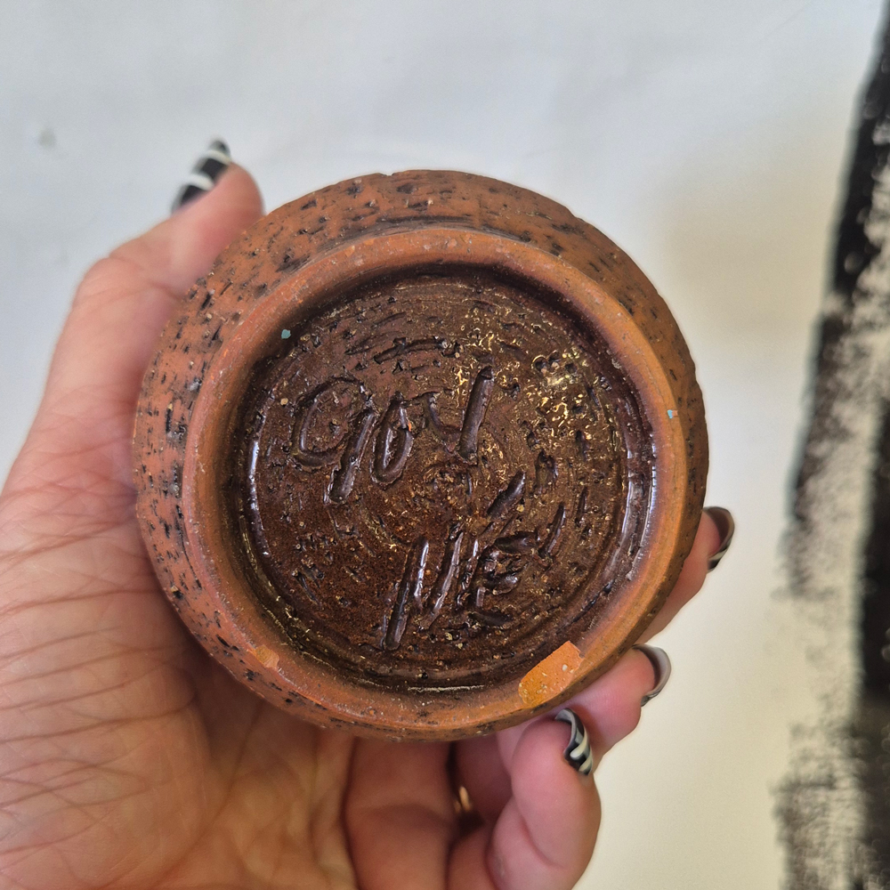 vintage VAS, brun grov lera med klarblått mönster, Bromma keramik, h 13 cm  - 5