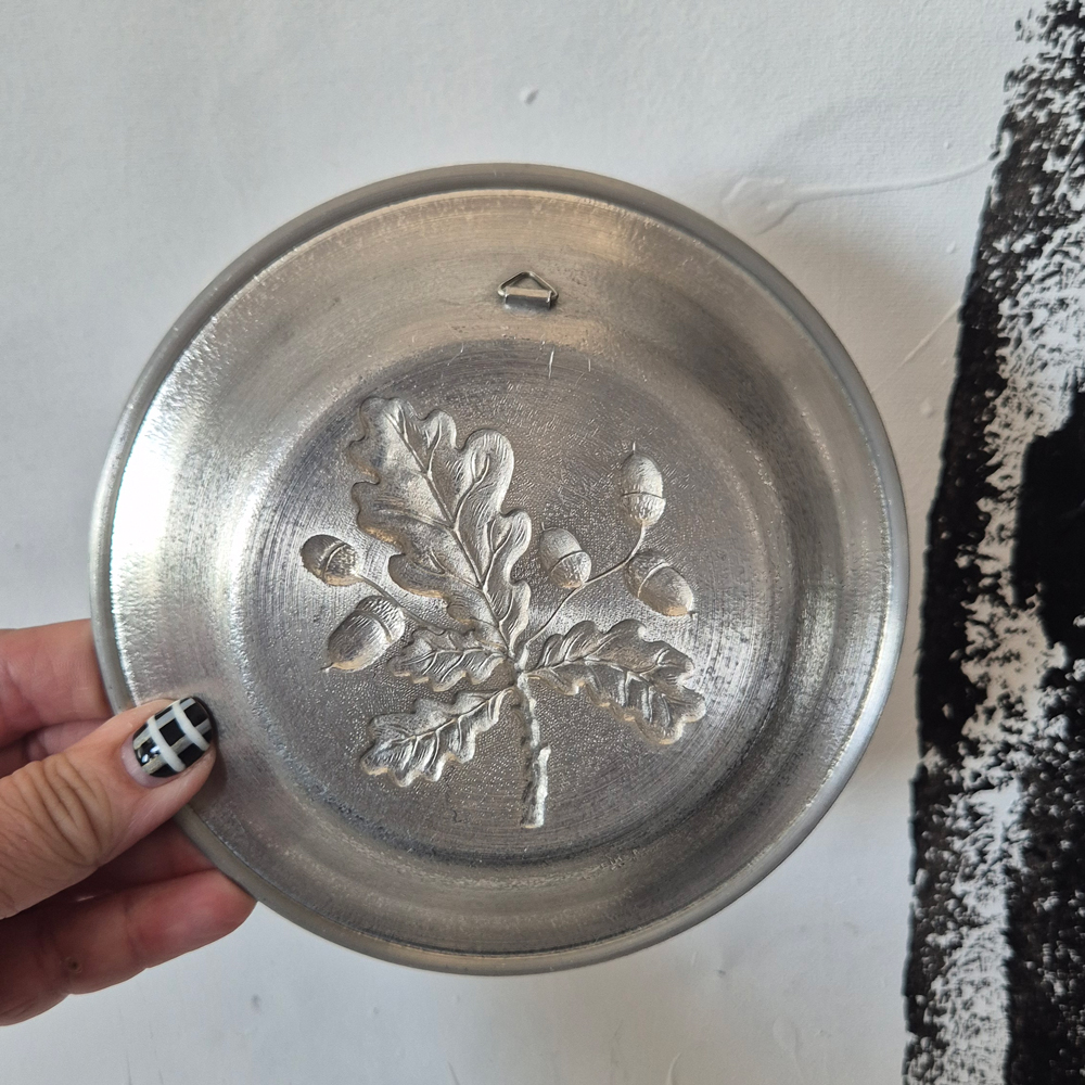 vintage TENNFAT, ekblad i relief , EIK Norway, br 15,5 cm  - 6