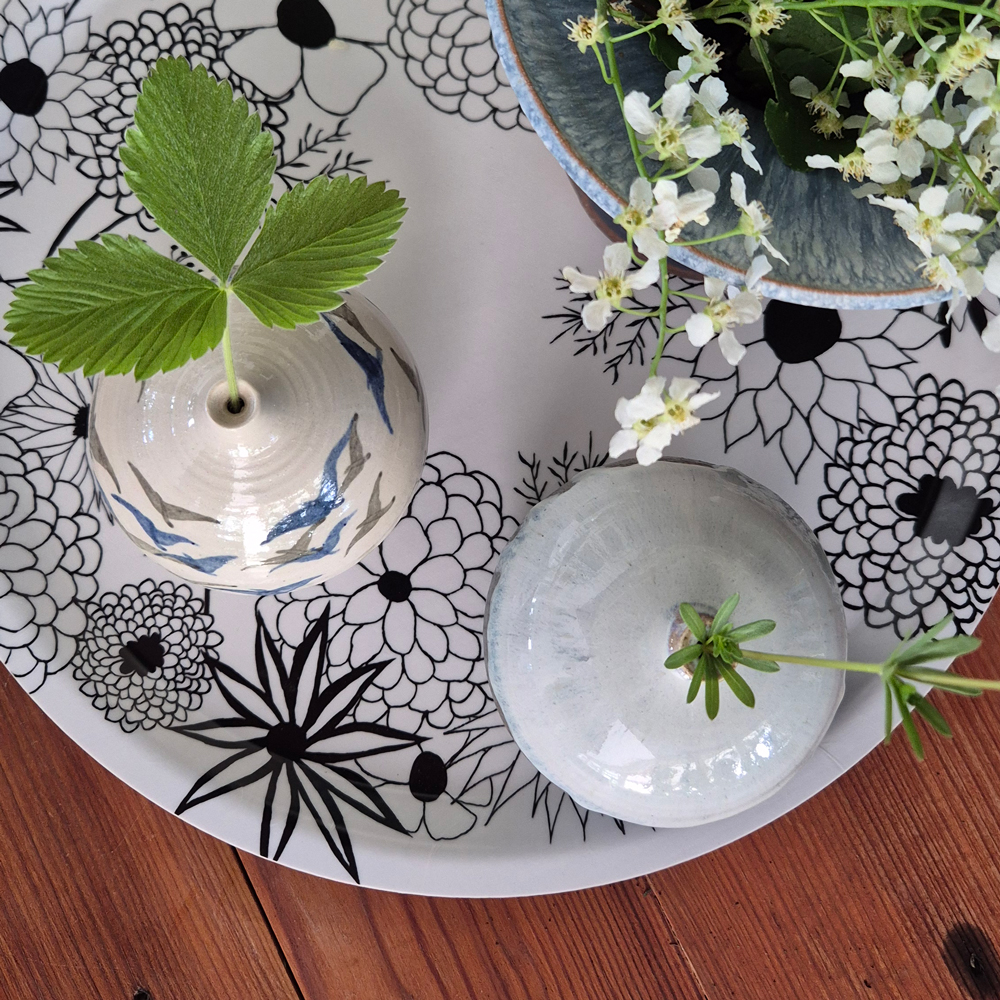 vintage VAS, liten rund med gråblå glasyr, h 7,5 cm  - 8