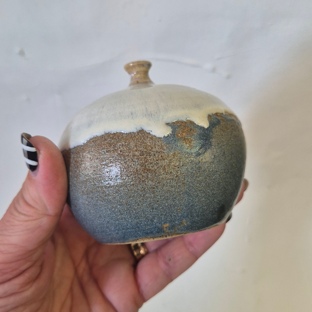 vintage VAS, liten rund med gråblå glasyr, h 7,5 cm  - 6