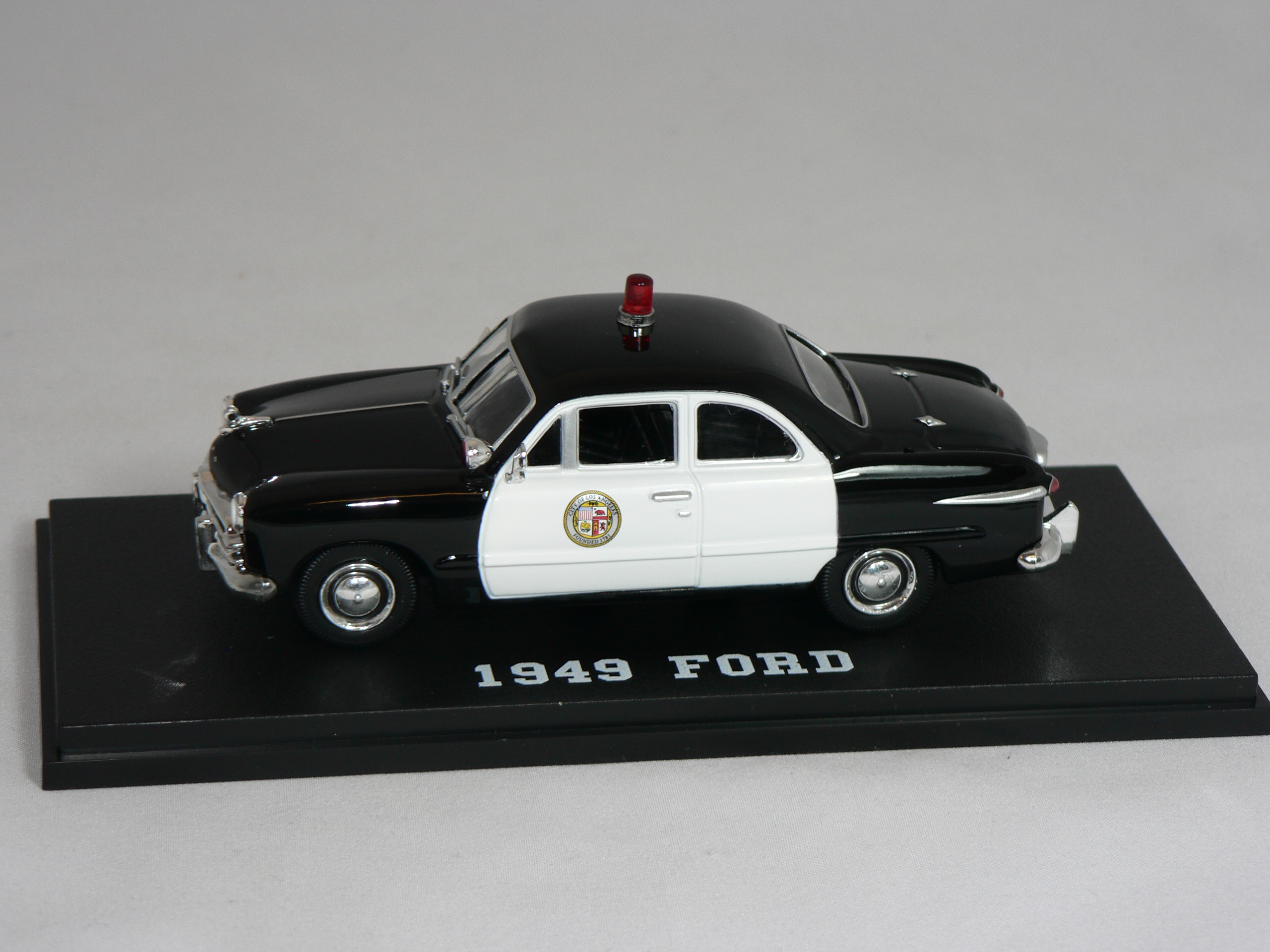 Ford  1949 Police  1:43  Greenlight - 3