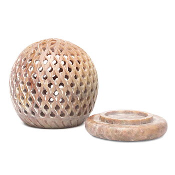 Rund ljuslykta täljsten, prickar 9 cm