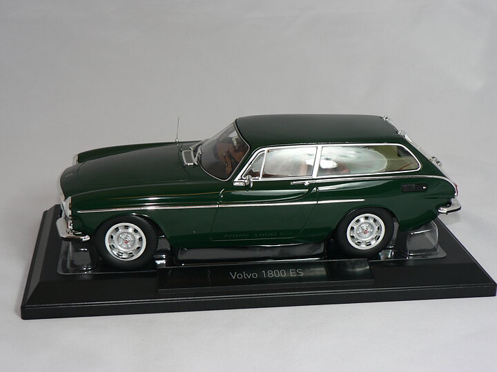 Volvo  1800  ES  1973  1:18  Norev