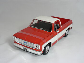 Chevrolet  C10  Cheyenne  Super  1974  1:18  Maisto