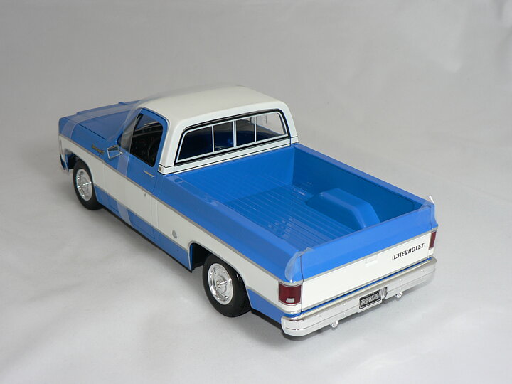Chevrolet  C10  Cheyenne  Super  1974  1:18  Maisto