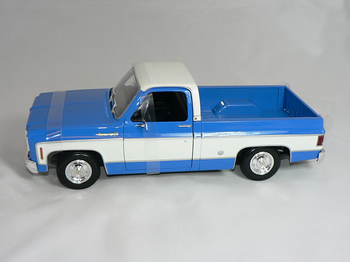 Chevrolet  C10  Cheyenne  Super  1974  1:18  Maisto