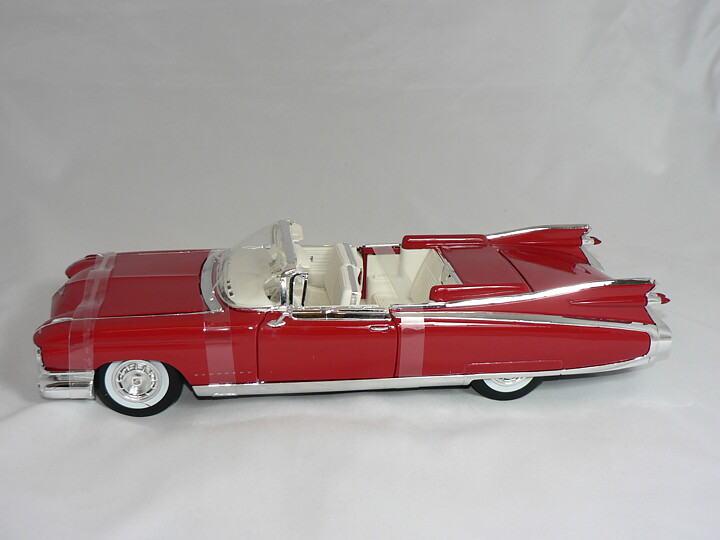 Cadillac  Eldorado  Biarritz Cab   1959   1:18  Maisto