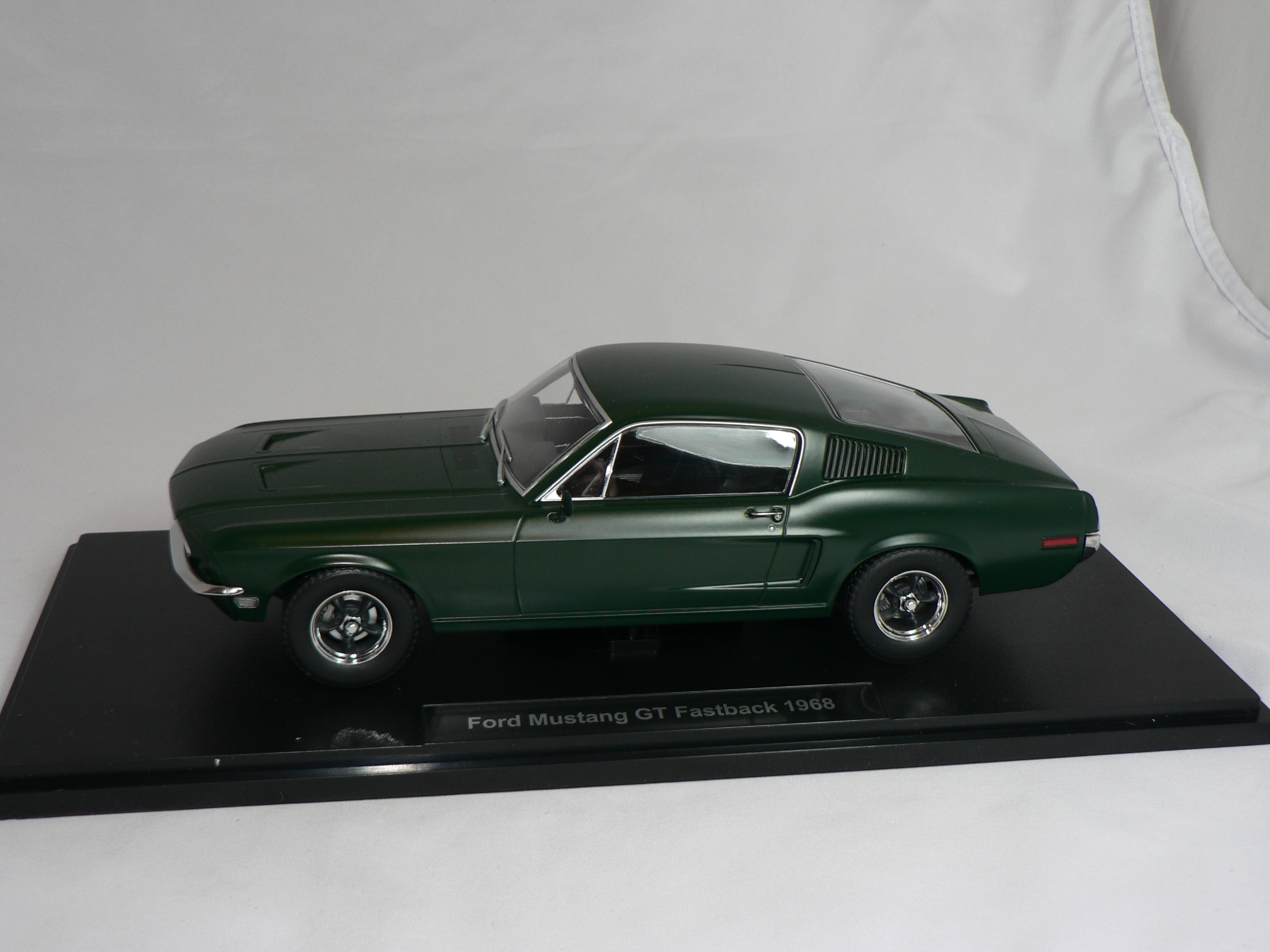 Ford Mustang   GT  Fastback 1968   1:18  KK-Skale   - 3