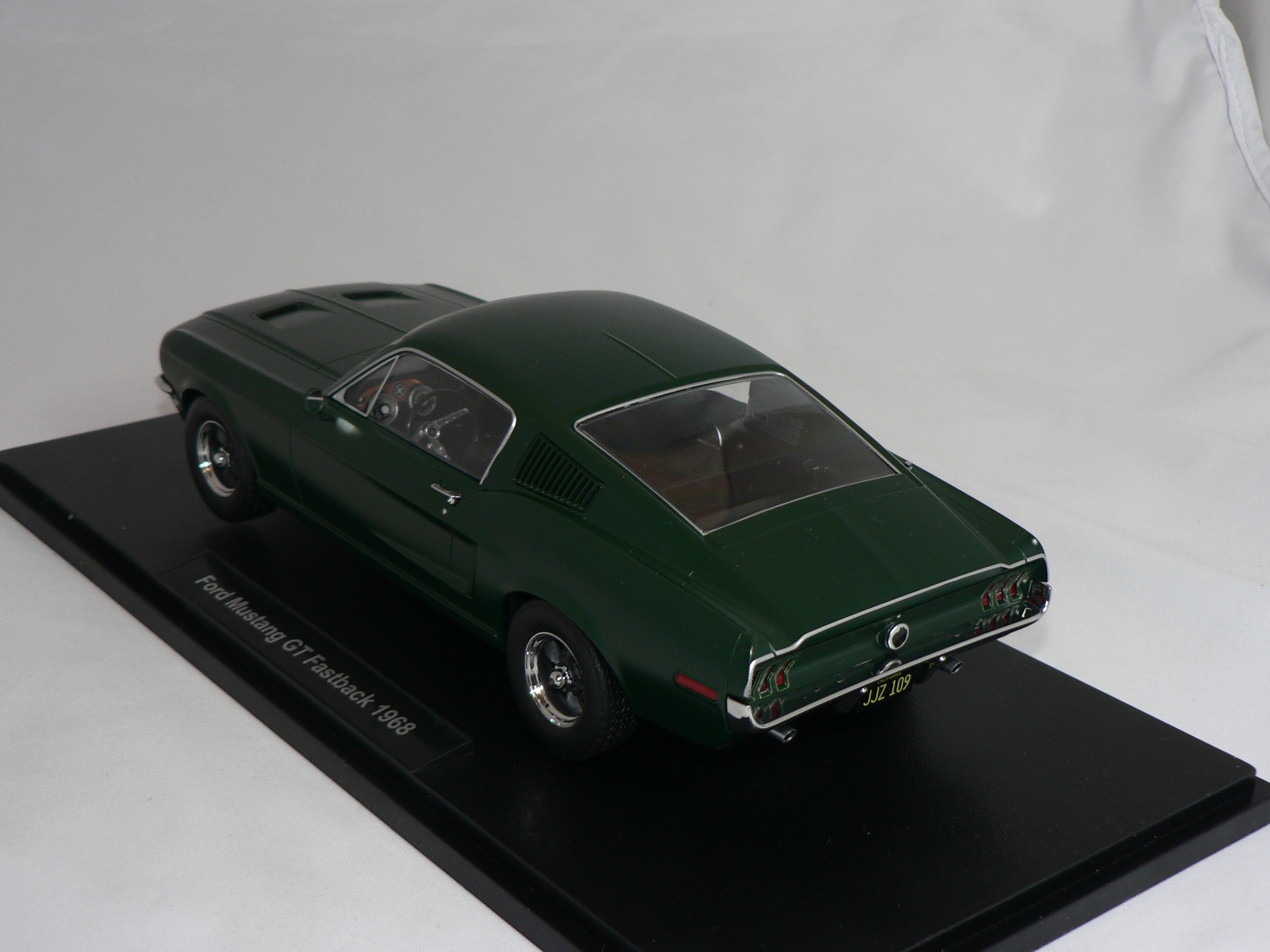 Ford Mustang   GT  Fastback 1968   1:18  KK-Skale   - 2