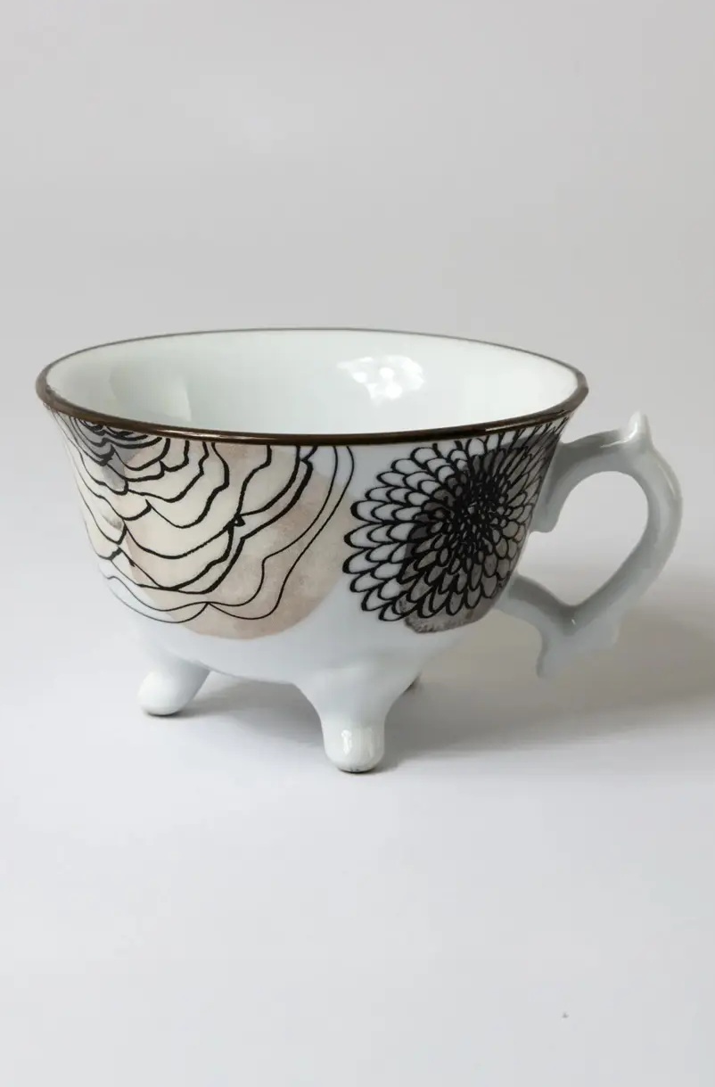 Cup on foot - Anemone - 11,5x7,5 cm