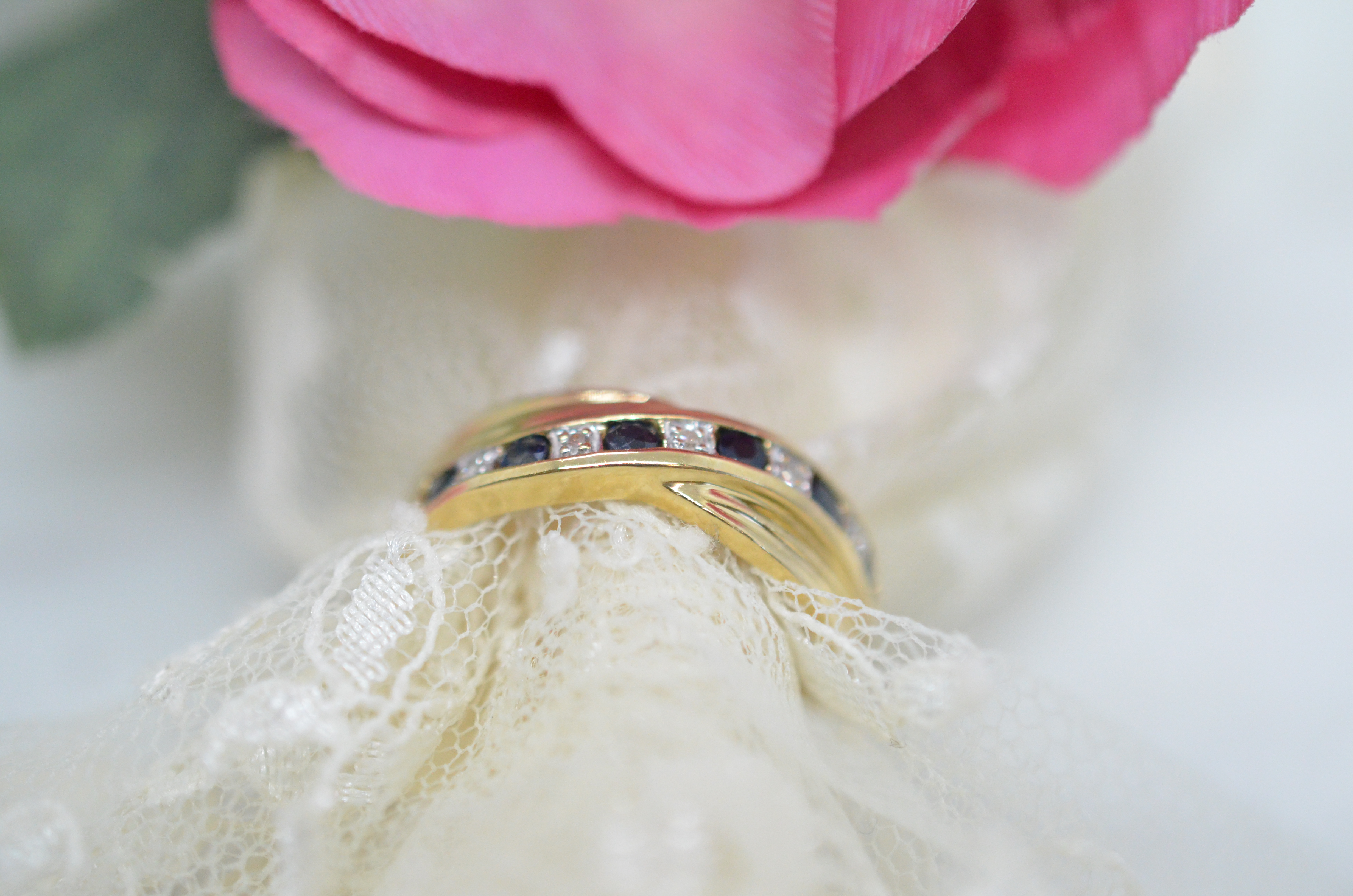 Second Hand 18k ring with sapphires and diamonds - 3