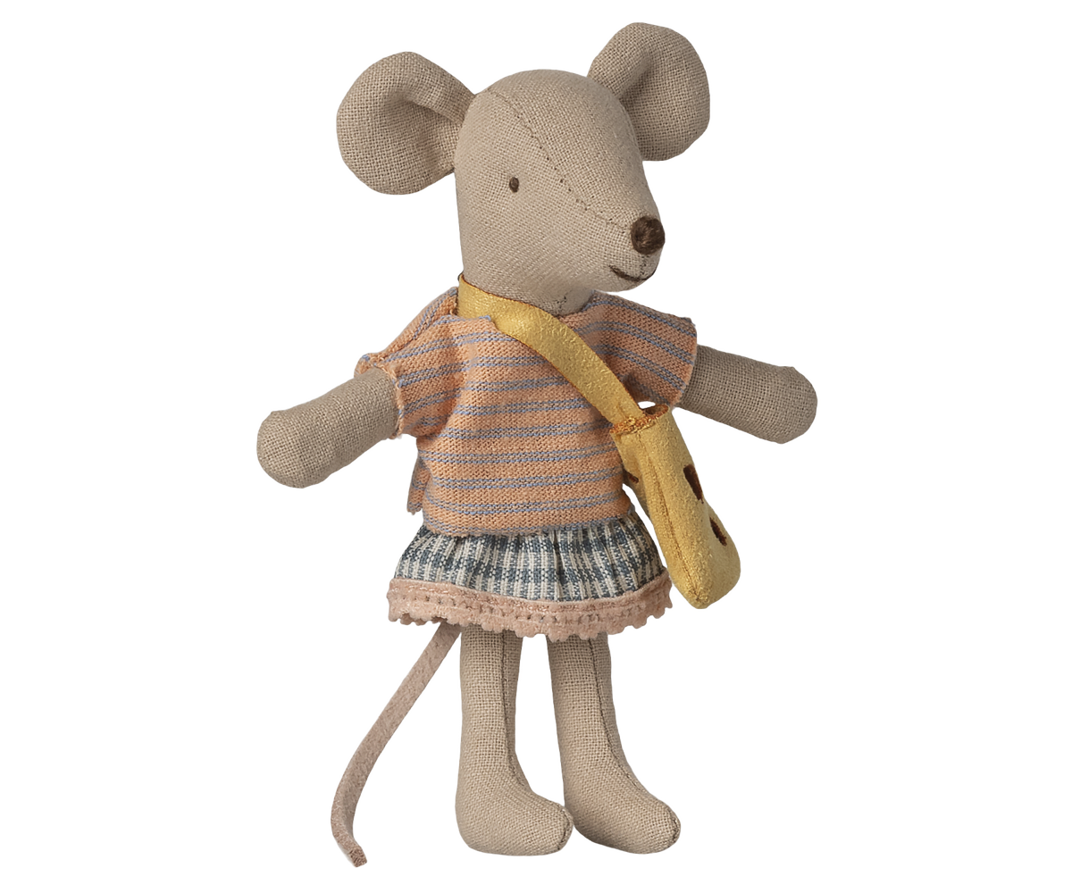 Maileg - LILLASYSTER m/väska - Little Sister mouse
