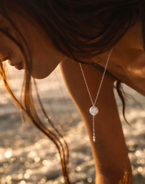 Luna Pearl Drop Halsband