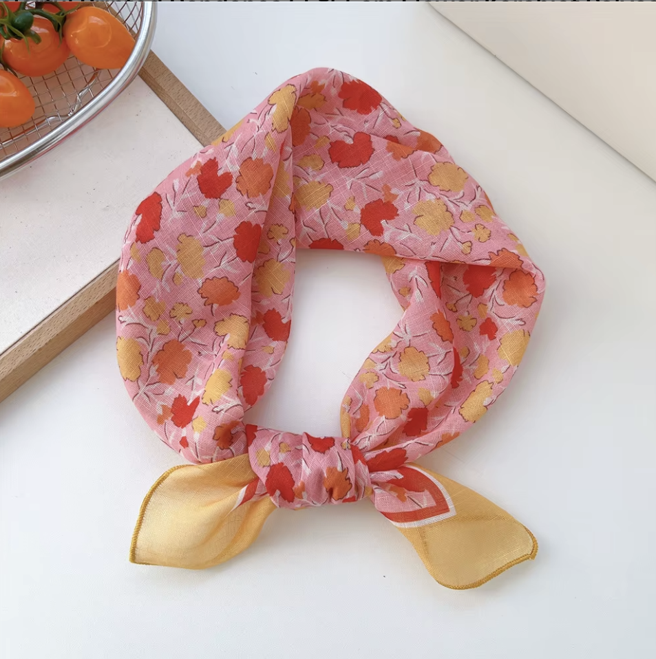 LUCY SCARF MULTIRED BLOSSOM 55x55